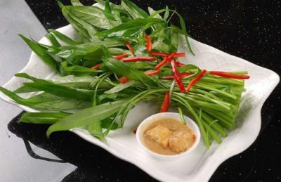 ​油炒空心菜后颜色发黑是有毒物质吗 空心菜食物搭配
