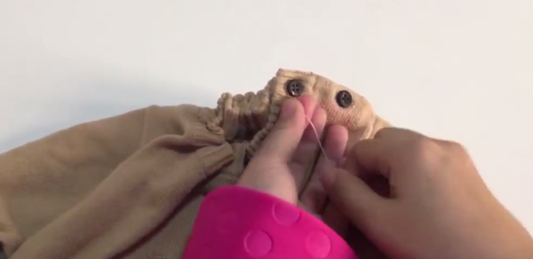 衣服领口变形怎么恢复,圆领领口变形恢复妙招图9