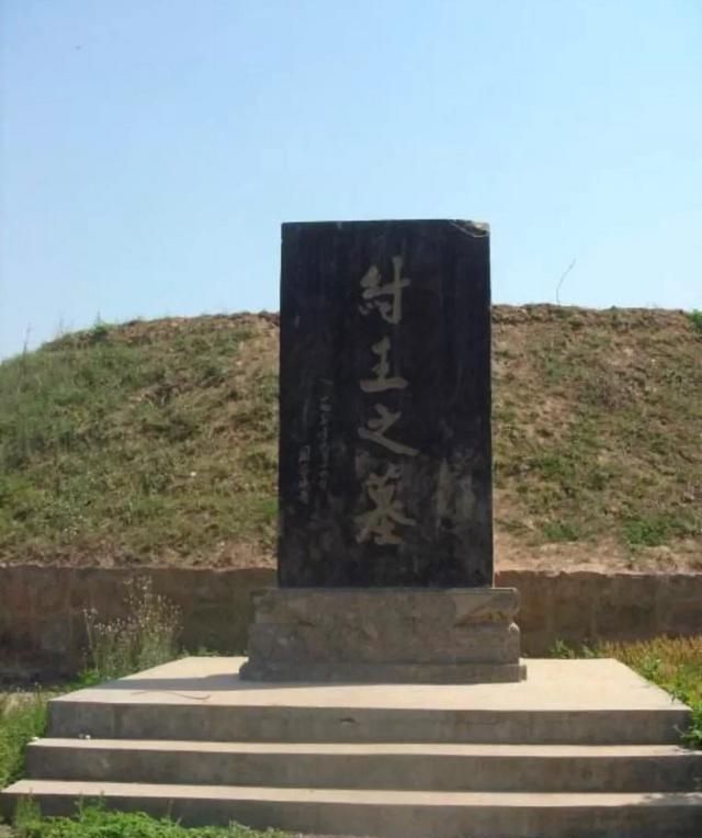 殷墟遗址，二里头遗址和殷墟遗址共同点？图4