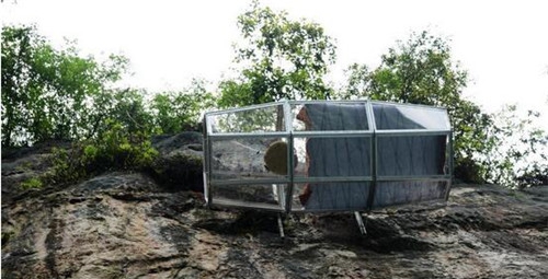 张家界绝壁半空修玻璃栈房房 你敢住进去吗