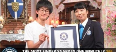 ​世界上挨响指最快的人，1分钟296次创吉尼斯世界记录_视频