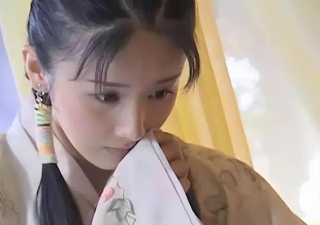 整形失败去世的女明星(12位被整形毁掉的女星)(2)