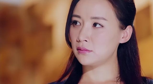 整形失败去世的女明星(12位被整形毁掉的女星)(35)