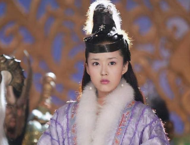 整形失败去世的女明星(12位被整形毁掉的女星)(23)