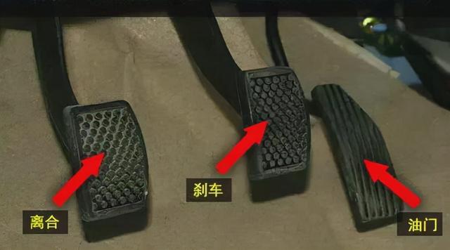 汽车换刹车片需要哪些步骤（汽车更换刹车片和行驶里程有关吗）(6)