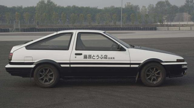 丰田ae86缺点（AE86深得年轻人喜欢）(8)