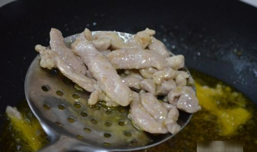糖醋里脊的详细做法,糖醋里脊的做法图8