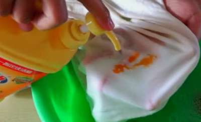 ​衣服上沾了油渍难洗掉,衣服不小心沾上油渍怎么办?