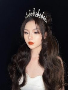 ​现在最时髦的新娘发型（13款唯美大气的新娘发型）
