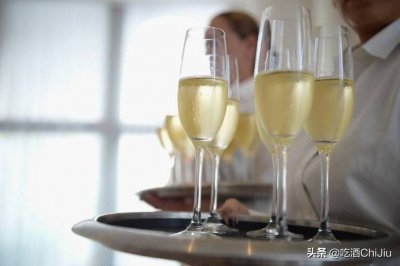 ​白葡萄酒的喝法技巧（白葡萄酒怎么喝法）