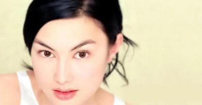 ​玉兰油广告女主角（清纯可人玉兰油女孩嫁做人妇）