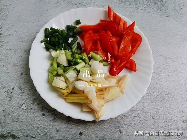 嫩竹笋的正确焯水方法（如何让竹笋脆爽甘甜）(7)