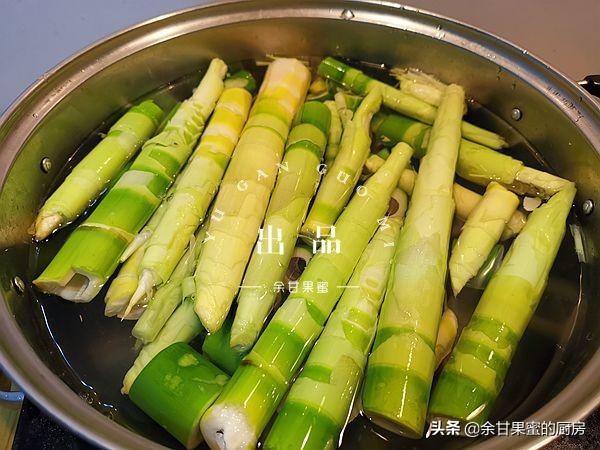 嫩竹笋的正确焯水方法（如何让竹笋脆爽甘甜）(5)