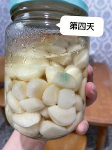 ​自制腊八蒜的家常做法（腊八蒜简单腌制）