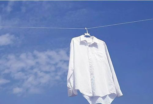 为什么我穿在身上的衣服会发黄