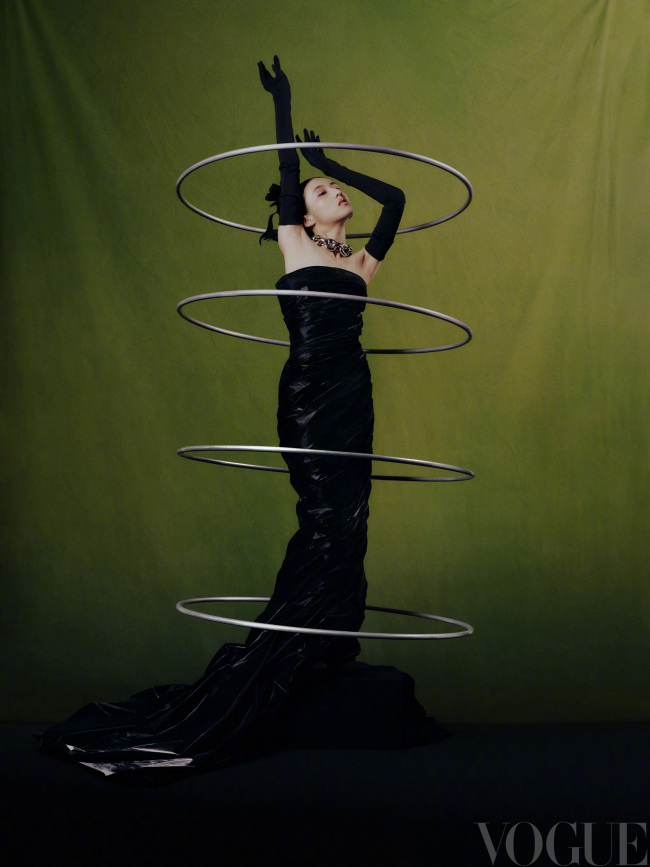 张子枫VOGUE十月刊封面释出