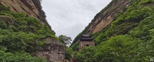 一夫当关万夫莫开的当是什么意思：一夫当关万夫莫开的含义是什么
