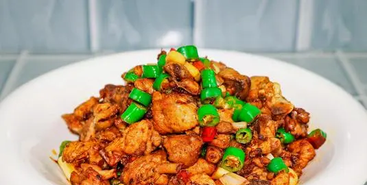 辣子鸡丁的正宗做法窍门,辣子鸡丁的家常做法最正宗的做法窍门图10