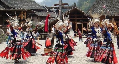 回族服饰特点及图片,回族的服饰是什么样子的图10