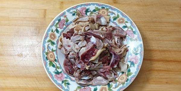 鸡杂怎么炒又嫩又好吃,川菜鸡杂怎么炒又嫩又好吃视频图9