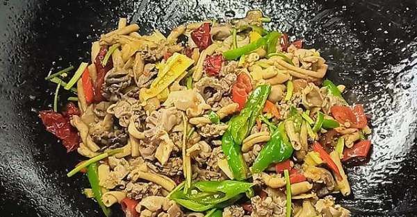 鸡杂怎么炒又嫩又好吃,川菜鸡杂怎么炒又嫩又好吃视频图15