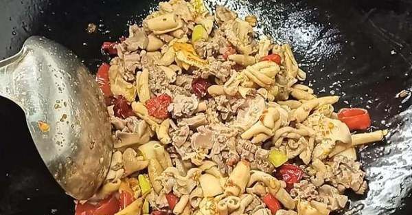 鸡杂怎么炒又嫩又好吃,川菜鸡杂怎么炒又嫩又好吃视频图13