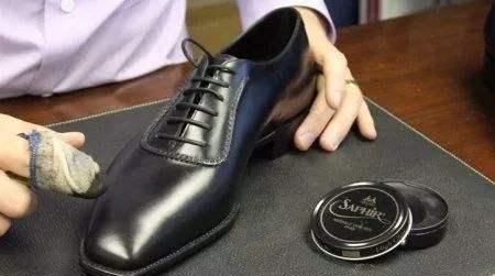 不是亮皮的皮鞋怎么保养
