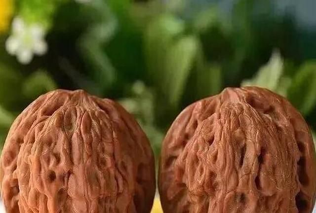 文玩核桃底部的底脐怎么抠