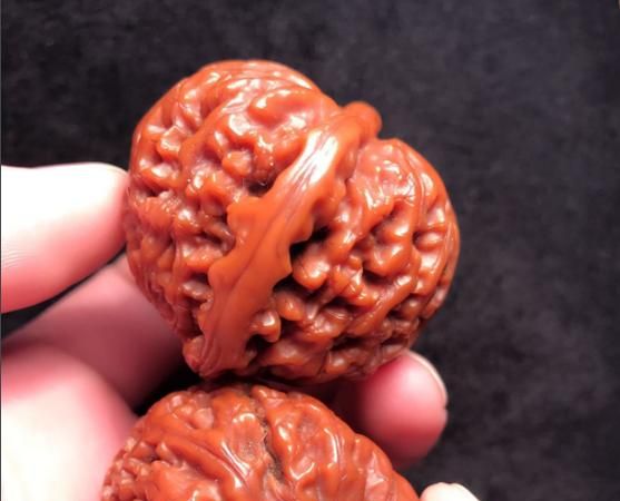 文玩核桃打底是什么意思