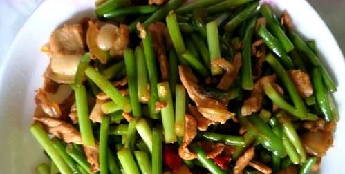 蒜苗怎么炒又嫩又好吃视频