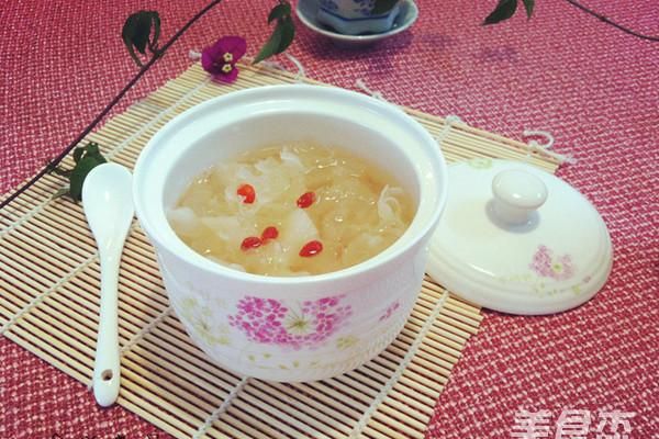 炖银耳汤是放白糖好还是放冰糖好呢