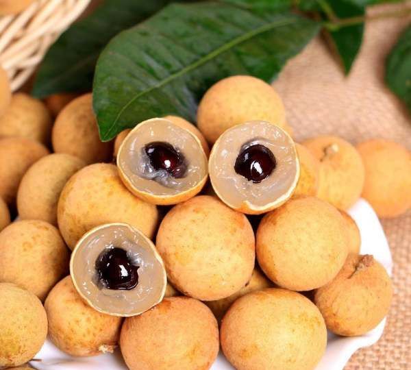 龙眼表面起白了还能吃,龙眼表面起了一层白色的雾状能吃不图4