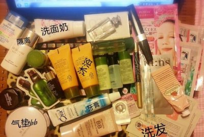 ​飞机上能带化妆品吗，水乳放在行李箱可以带上飞机吗？