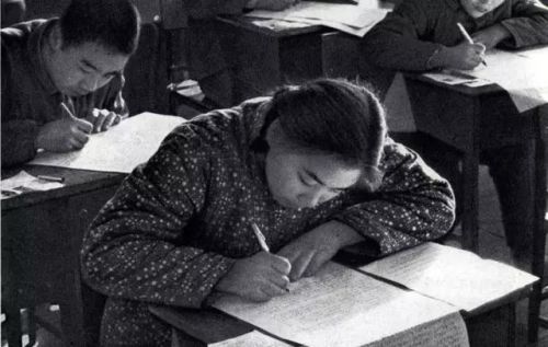 德庆香山中学录取分数线2023(德庆香山中学校长)-第1张图片-