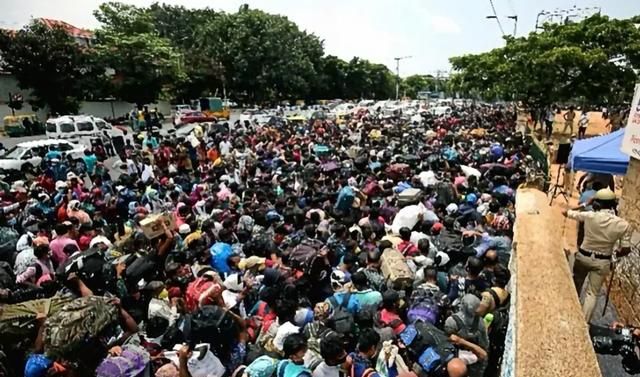 火神山医院用了多少天时间建成并验收，一方有难八方支援在武汉保卫工作湖北省用十多天的时间先后建立了什么？图7