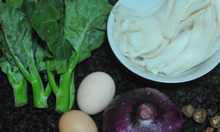 炒河粉怎么炒好吃,炒河粉的做法图4