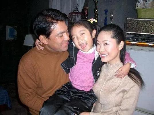 于文华个人资料简介（于文华：二婚老公很优秀，却不愿提及；没给他生孩子，却毫无遗憾）
