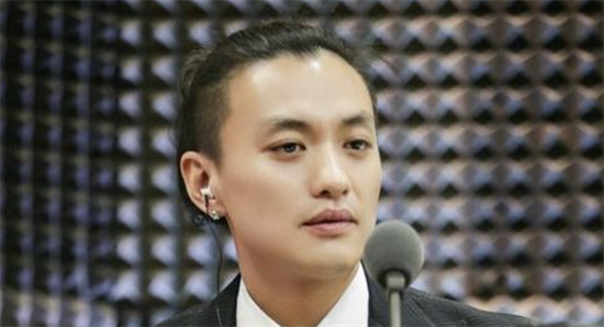 周一围个人资料简介 把爱给了前女友童蕾，把薄情给了朱丹，他的爱究竟多奢侈?