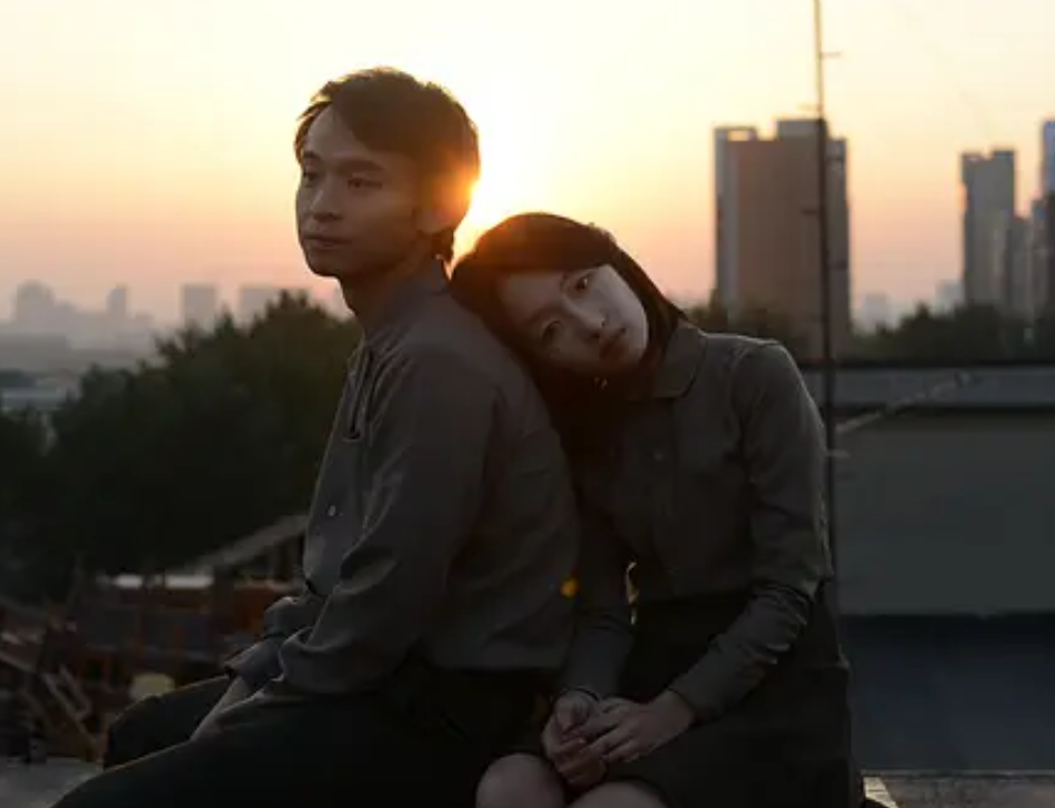 演员董子健：妈妈是王京花，19岁一炮而红，他的家庭不简单