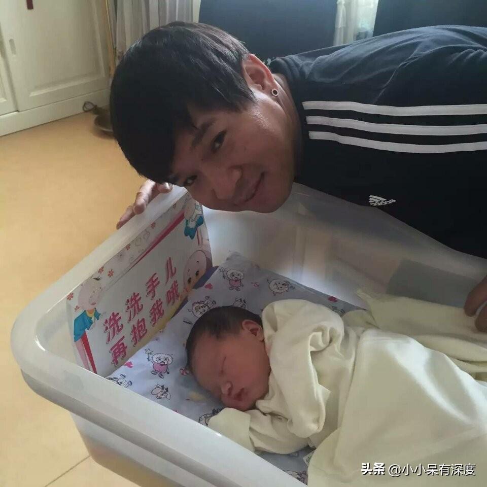 冷漠的老婆杨小曼个人资料简介：人美歌甜，有颜值有实力