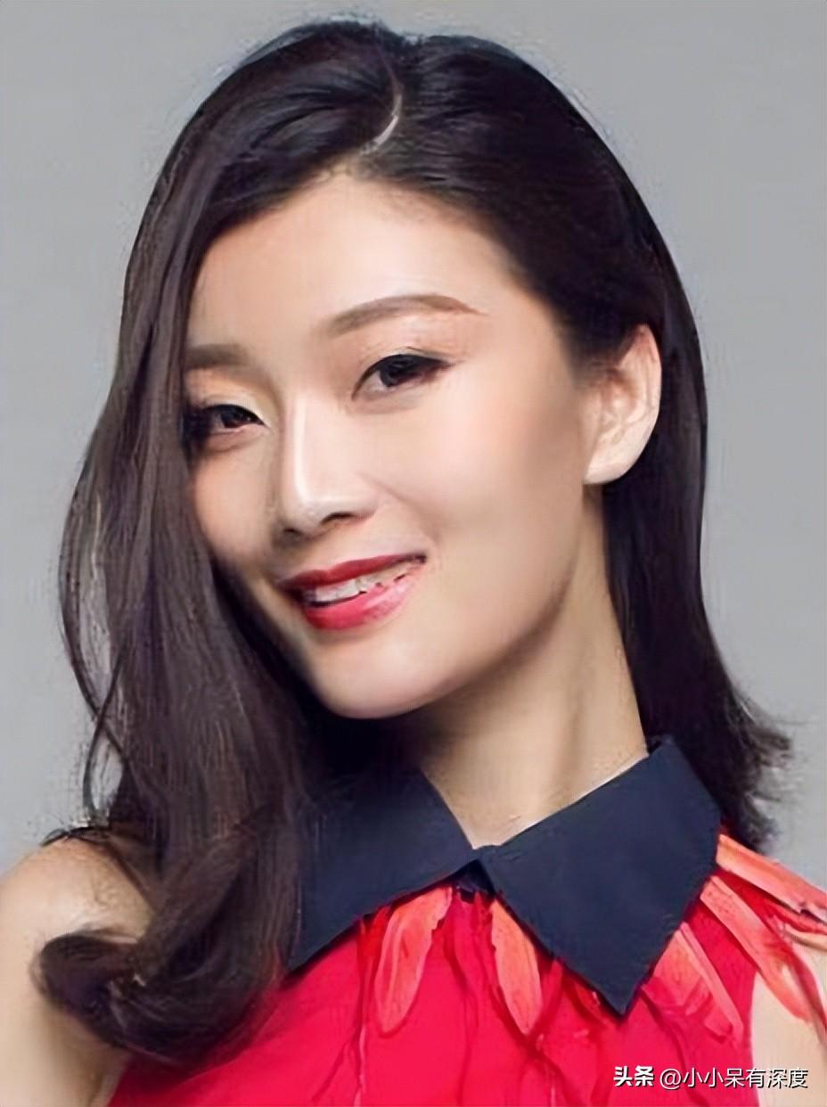 冷漠的老婆杨小曼个人资料简介：人美歌甜，有颜值有实力