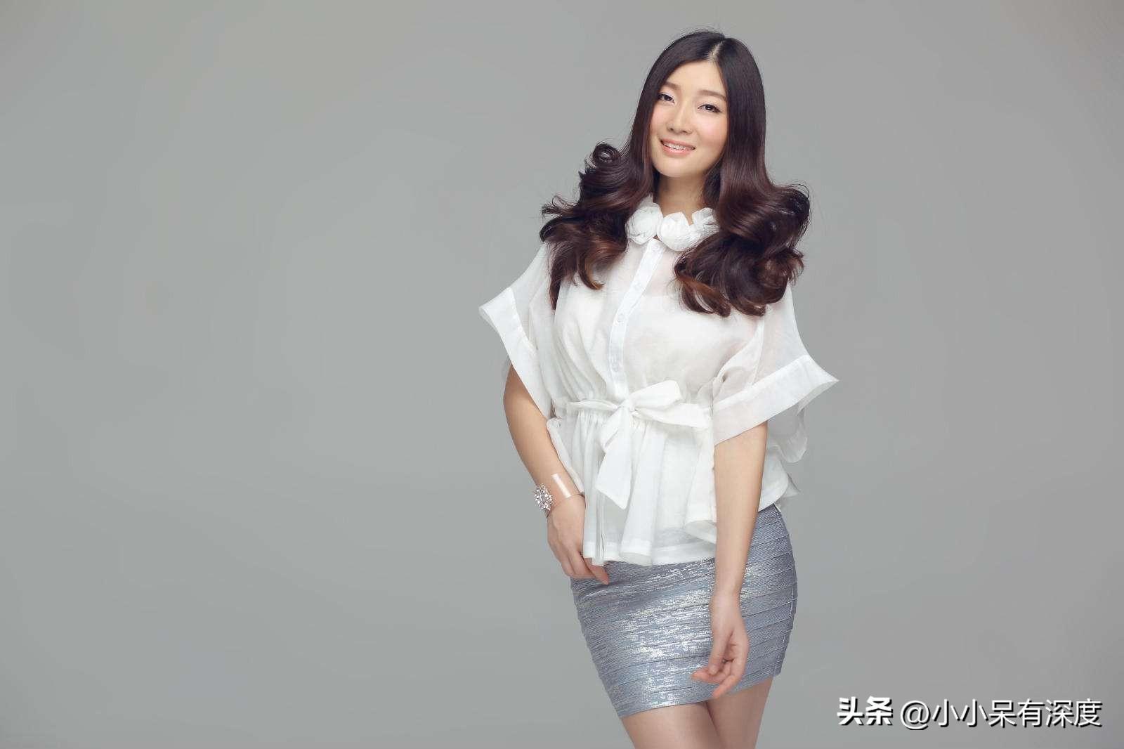 冷漠的老婆杨小曼个人资料简介：人美歌甜，有颜值有实力