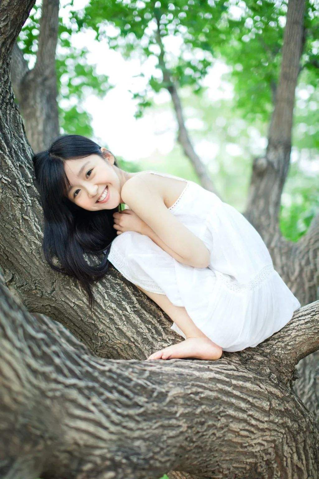 “清纯校花”宋伊人：出道多年不温不火，如今被传背后有人撑腰