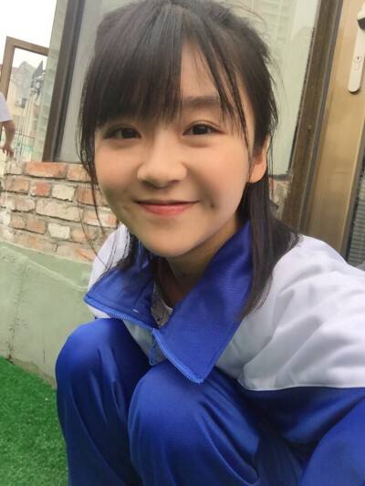 “清纯校花”宋伊人：出道多年不温不火，如今被传背后有人撑腰