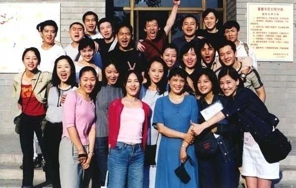 祖峰个人资料简介图片 “不接烂戏”的他：熬了20多年，46岁终于红了