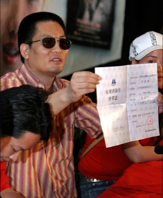 知名导演刘信达炮轰刘亦菲：不改国籍不要来中国，网友：闭嘴吧！