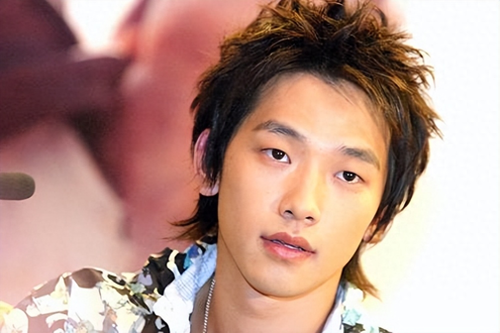 天才美女金泰熙个人资料:漂亮还是学霸,37岁下嫁巨星,结婚6年恩爱如初