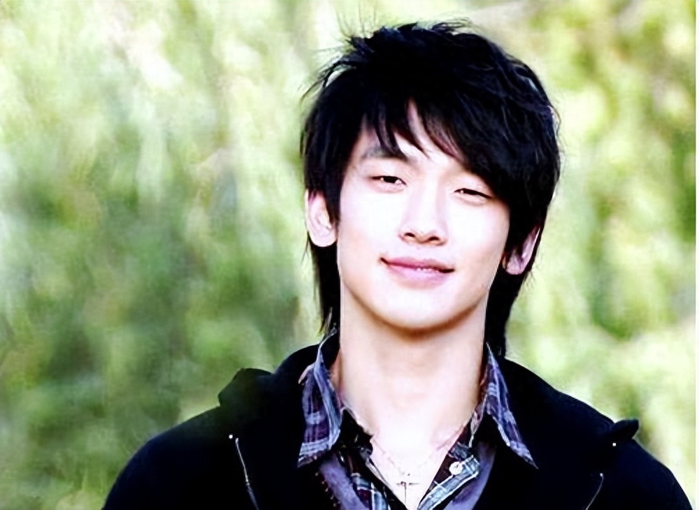 天才美女金泰熙个人资料:漂亮还是学霸,37岁下嫁巨星,结婚6年恩爱如初