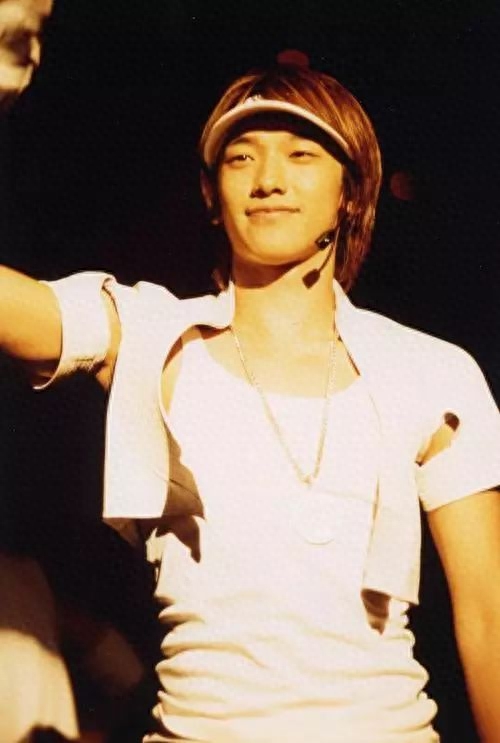 天才美女金泰熙个人资料:漂亮还是学霸,37岁下嫁巨星,结婚6年恩爱如初