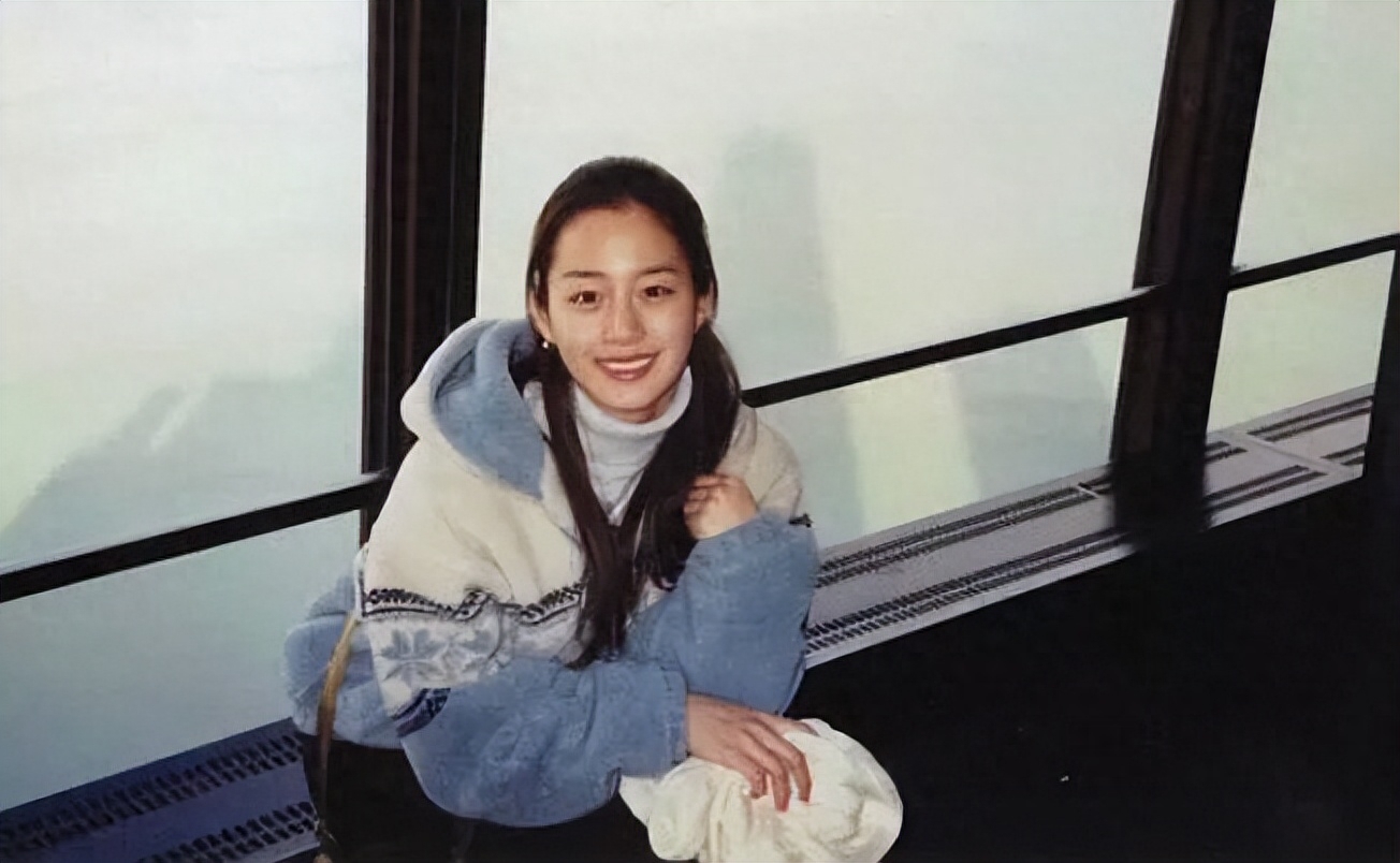 天才美女金泰熙个人资料:漂亮还是学霸,37岁下嫁巨星,结婚6年恩爱如初